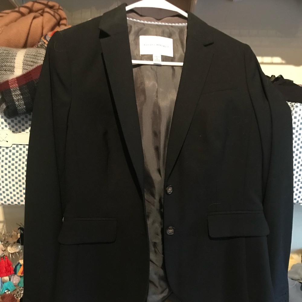 Banana republic black suite